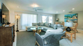 Enjoy sunsets at spacious condo by Bowman's Beach - Blind Pass B105